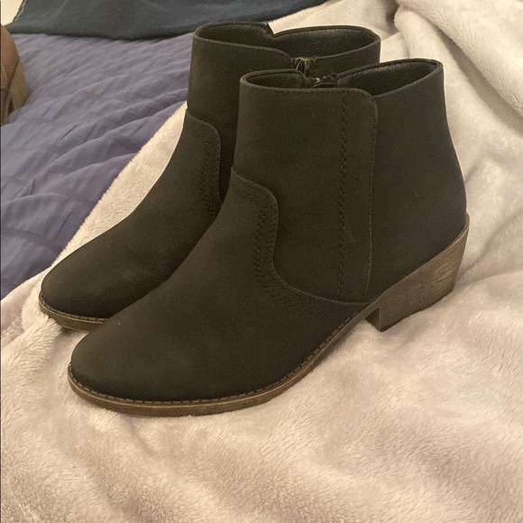 Size 7 Maurice’s Boots - Picture 1 of 3